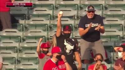 The sound of this Home Run from Shohei earlier in the season might be the most satisfying thing I’ve ever heard