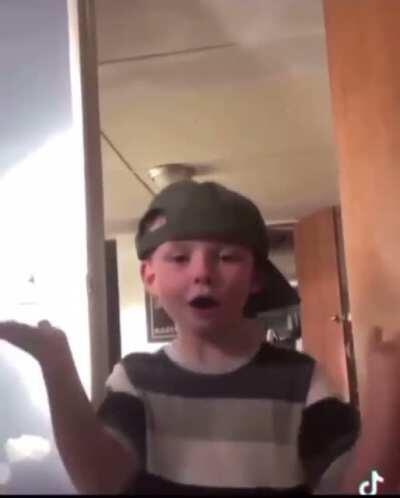 So I gave Lil N My phone to call his mama because he was lost .. and then he do some shit like this