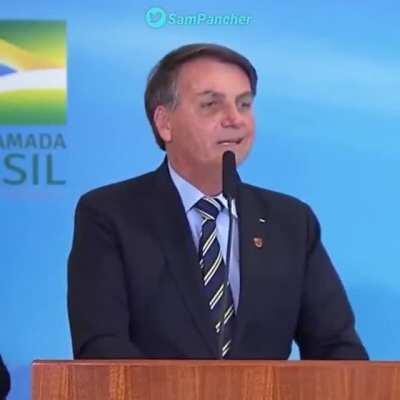 Em um país que ainda não extinguiu o trabalho em condições degradantes, Bolsonaro elogia o trabalhador rural que trabalha “de segunda a domingo”, 