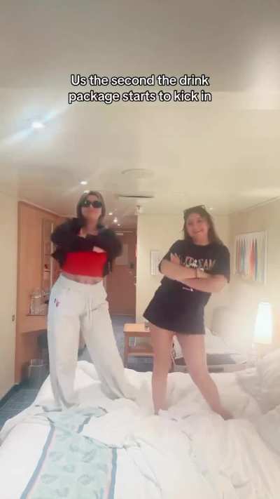 Sexy Amanda in her bed 😍💦