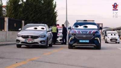 bu kamu spotunu neden kimse paylaşmamış amk. efsane bir şey olmuş yerli cars çekmişiz yetmemiş egea'ya italyan aksanı yapmışlar aq.