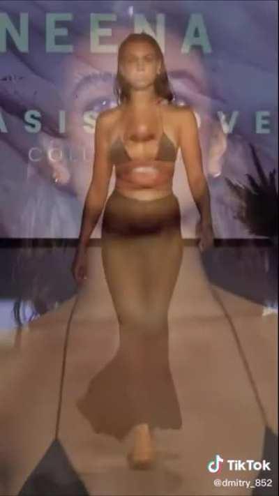 👍🏽🍒🌹💐🌹😎✌️