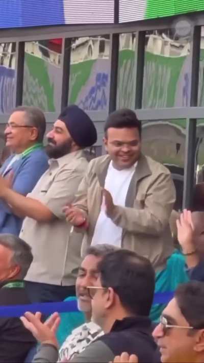 Jay Shah couldn't control himself after Head's wicket yesterday!
