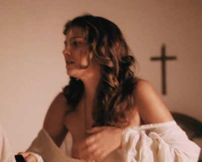 Laurens hair is great in this movie.