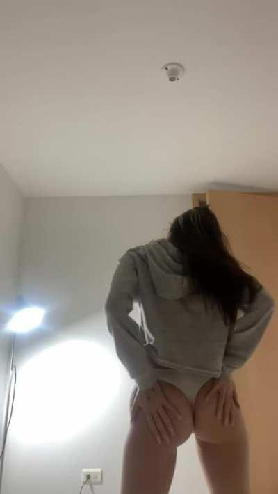 Rate this juicy ass from 1 to 10