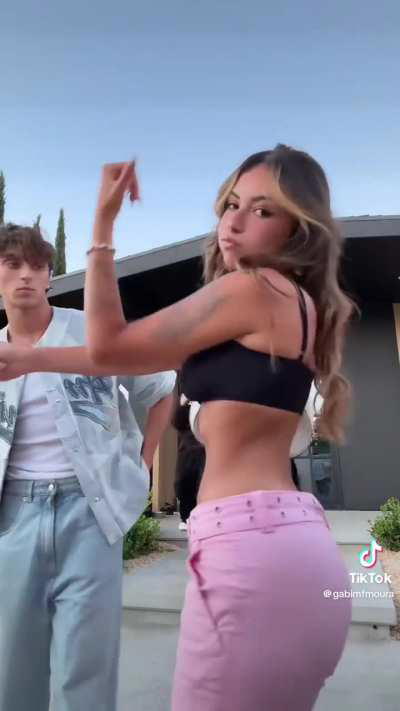 Gabi insane body (black bra and pink pants) TT