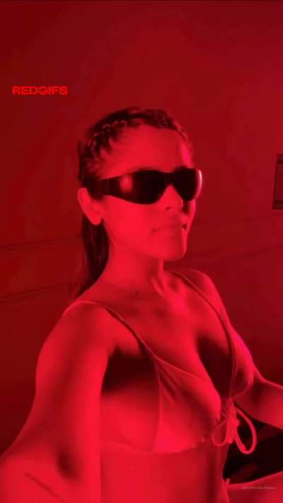 Cryo bikini besties Shivani & Meghna