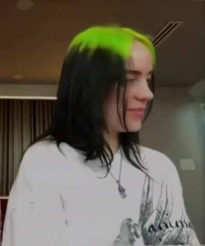 Billie Eilish is absolutely delightful, and no, she's not doing a good job hiding the fact that she titties is massive