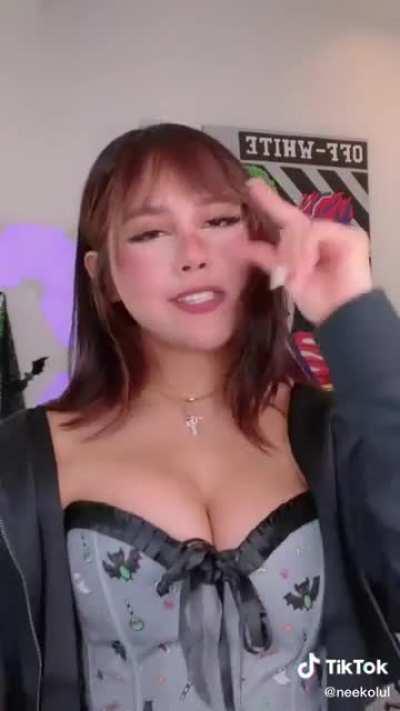 New neeko TikTok and she looks UwU