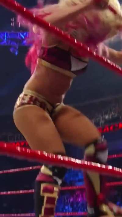 Alexa making Bayley's butt shake