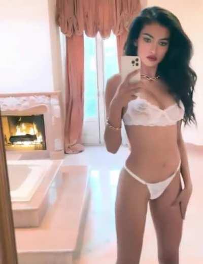 The gorgeous Kelly Gale