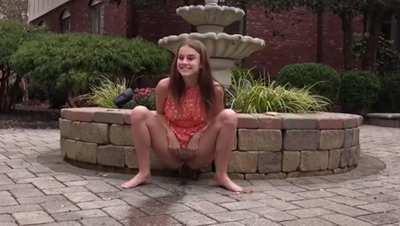 Ellie Eilish Pee GIF by hugo99r