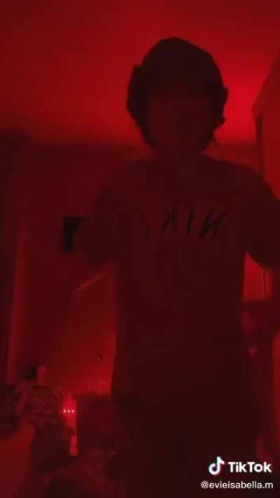 The back shots on Evie 😩