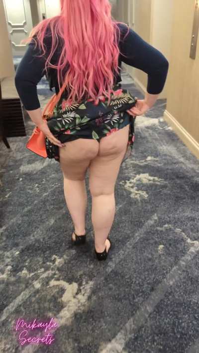 Married mom and teacher with a spicy page