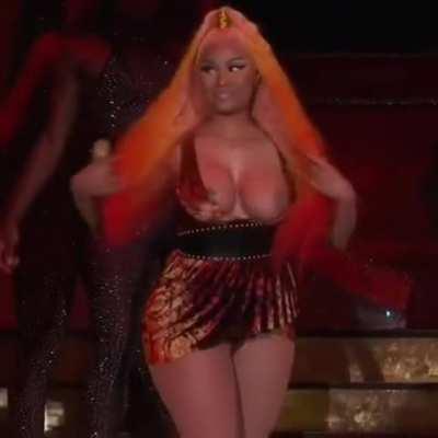 Nicki Minaj's 2018 nip slip in 60fps