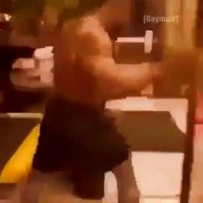 izquierda cuatro moridos dos