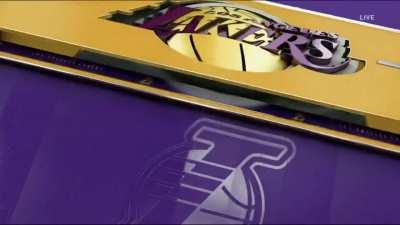 [Highlight] LeBron abuses the rim to putting the finishing touches on the W