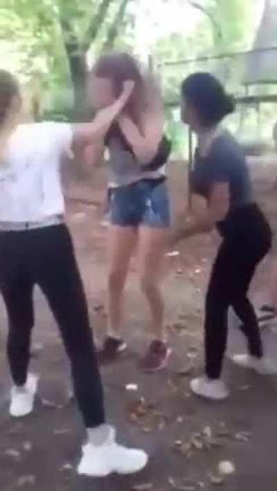 Sad.. girl is set up, bullied, robbed, and and beaten by her “friends” over a guy