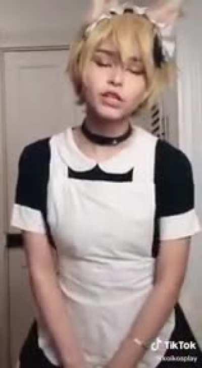 UwU cwingetopia usews awe weawwy fwagiwe when it comes to maid dwesses UwU