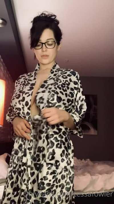 HER FULL PACK IN COMMENTS😍😘😍