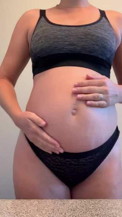 I love flashing in a sports bra 😛