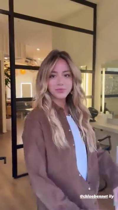 Blonde Chloe new vid