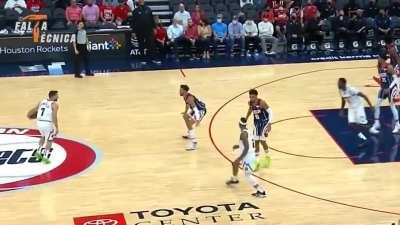 [Highlight] Campazzo with the nutmeg dime to JaMychal Green who throws it down!