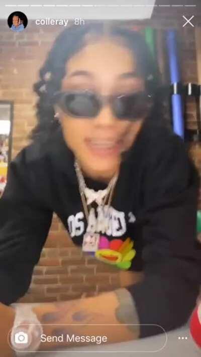 let me see that, turn around... stop playing wit me