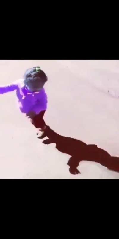 This scary thing is chasing me & doing everything I do! Help! Help 🤣