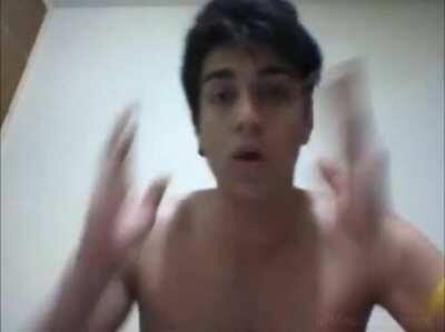 Seria esse Vitor Metamorfose antes de sua Metamorfose ?? 😳😳😳