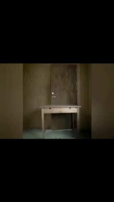 Apenas o avatar pode dominar os 4 elementos fogo, agua, terra, ar, porrem existe um elemento expecifico chamado RAIO no qual quarquer pessoa consegue dominar, porem isso é impossivel pois nao existe nenhum avatar ou poder na vida real