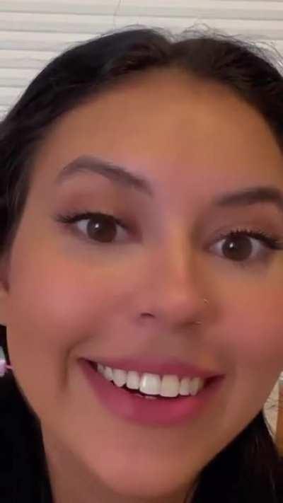 Larissa cambusano Sexy face