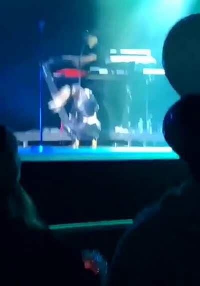 I’d love to have her ride me like this