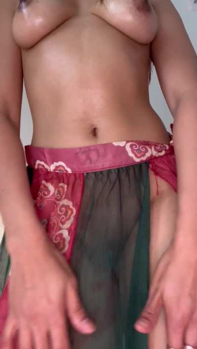 Do you want me to keep it or take it off 😋