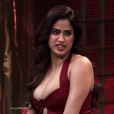 Janhavi Kapoor's Assets are saying a BIG Good Morning