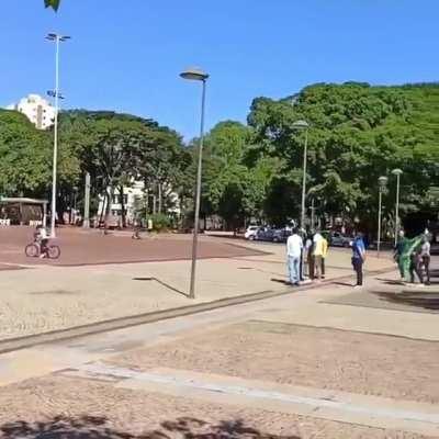 Protesto à favor do voto impresso mobiliza milhares em Goiânia