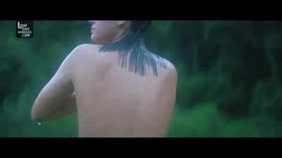 Bruna Marquezine nua em 