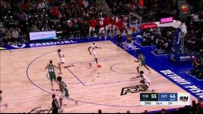 [Highlight] OG Anunoby drives in for the huge dunk on Marvin Bagley III