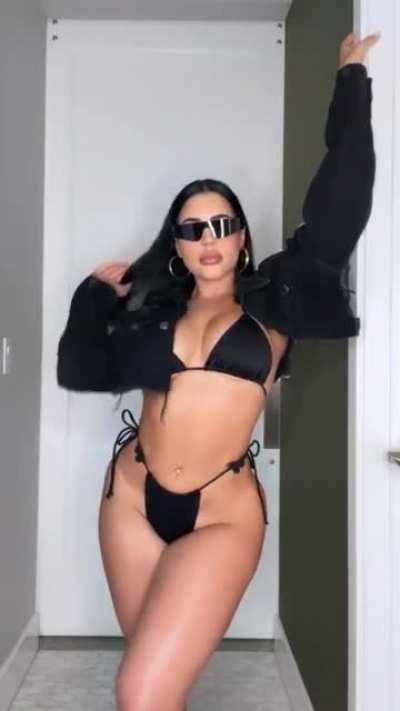 Stephanie Acevedo (@stephs_music)