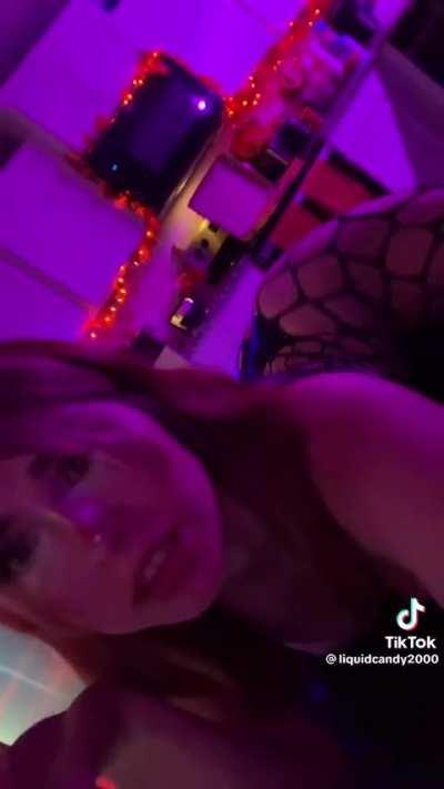 @liquidcandy2000 eating pizza