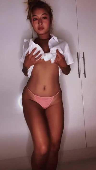 Would you fuck me raw or use a condom? 😩