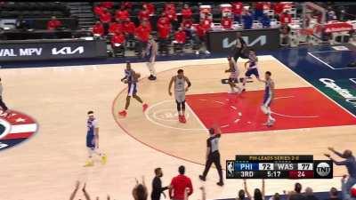 [Highlight] Hachimura with a monster putback jam and gets hit with a technical