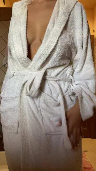 not many people like my posts maybe my body isn’t the best on here but i’m confident anyway