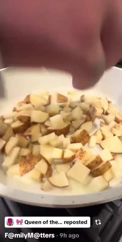 Trailer’s other daughter said that she’s coming for Christmas & boy what a treat  she’s gonna get! Empty cold ass house with a giant man child. Sidenote, I didn’t want to post the whole video because it shows a child’s face but she had man tits talkin