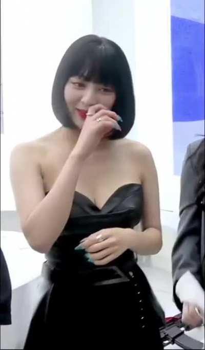 I want to suck her tits so much.💦🍈