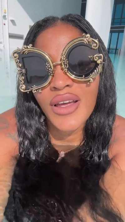 Joseline Hernández: Thong