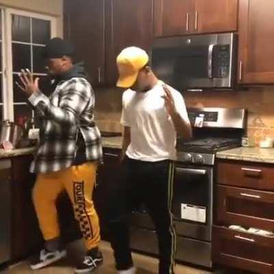 yo y los cabros cuando suena: