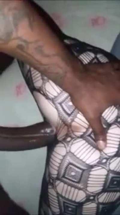 Giga dick makes her cream and scream