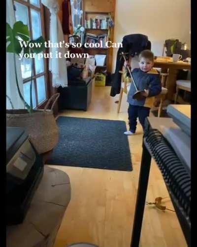 Le me just save my mom... LOOK I FOUND A ROCK!!