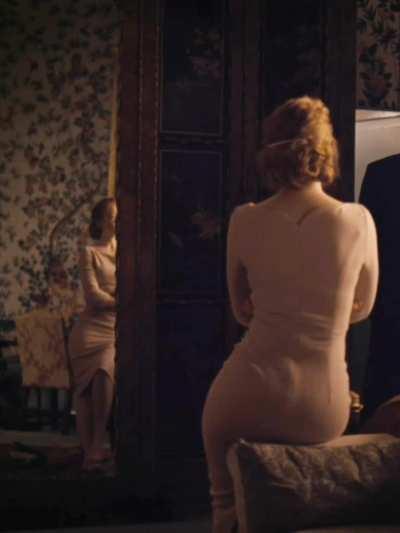 Sarah Snook’s perfect juicy ass